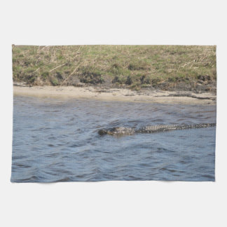Alligator in der Wasserküche Handtuch