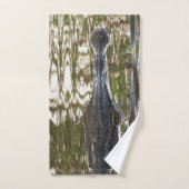 Alligator-Lurking in Sumpfgewässern Badhandtuch Set (Handtuch)