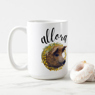 Allora (mit einem Blume-Kranz aus Wollschwein und  Kaffeetasse