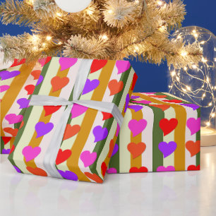 Alltagsspass, farbenfrohe Herzen und Streifen Geschenkpapier