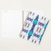 AllureArewa C/M auf einem Planer (Anzeige)