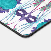 AllureArewa C/M auf einer Schreibtischmatte (Ecke)