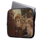 Alma-Tadema | ein Familien-Gruppe, 1896 Laptopschutzhülle (Vorderseite Links)