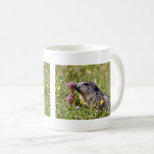 Almmarmot bei Blume Kaffeetasse (VorderseiteRechts)