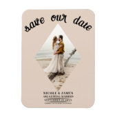Almond Bisque Diamond Foto Wedding Save the Date Magnet (Vertikal)