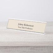 Almond Color Schlicht Elegante Beruflich Moderne Schreibtischnamensplakette (Vorderseite )