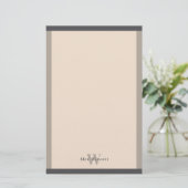 Almond Warm Gray Borders Mit Monogramm Briefpapier (Stehend Vorderseite)