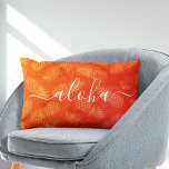 Aloha typografisch gelb-orange Ananas Muster Lendenkissen<br><div class="desc">"Aloha" Bringen Sie ein bisschen hawaiianische Gastfreundschaft in Ihre Zuhause mit dieser farbenfrohen, schicken, auffälligen, stilvollen, modernen Lumbalwurfkissen mit knuspriger, handgeschriebener Schrift-Typografie über ein grafisches Ananas-Muster in einer lebhaften Orange- und Gelbtönen. Macht jedes Mal, wenn Sie sich entspannen, ein lustiges und stilvolles Statement. Eine tolle Ergänzung zu Ihrem Wohnzimmer oder...</div>