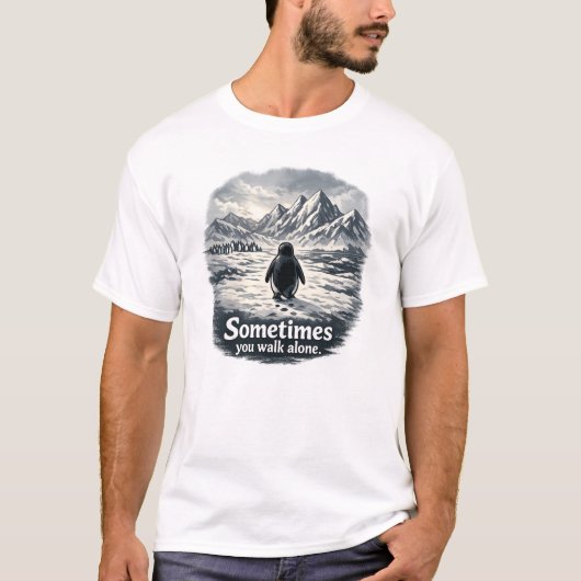 Alone Penguin on Icy Horizon T-Shirt (Vorderseite)