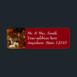 Alpaca Christmas Address Labels<br><div class="desc">Unsere Alpaca-Weihnachtsbauten haben ein Foto unserer Alpakas in der Scheune mit Sternen im Hintergrund und einen Kranz mit roten Bögen auf der rechten Seite. Unsere Rücksendeadressen-Aufkleber werden auf Ihren Weihnachtskarten großartig aussehen.</div>