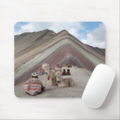 Alpaca on rainbow mountain, Peru Mousepad (Mit Mouse)