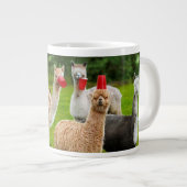 Alpacas mit roten Rassen Jumbo-Tasse (Vorderseite Rechts)