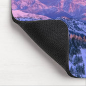 Alpenglow trifft die Gipfel des Gletschers Mousepad (Ecke)