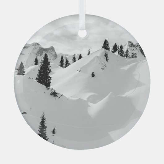 Alpenlandschaft: Schneesichere Berge Ornament Aus Glas (Vorderseite)