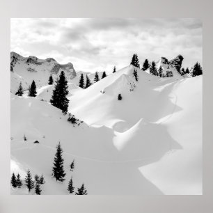 Alpenlandschaft: Schneesichere Berge Poster