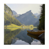 Alpensee in der Schweiz Fliese (Vorderseite)