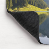 Alpensee in der Schweiz Mousepad (Ecke)