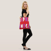 Alpha Omega lila Großtext Tasche (Am Model)