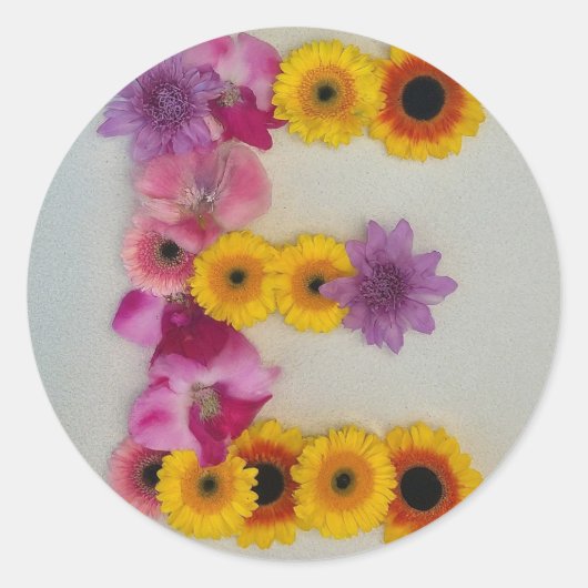 Alphabet E in Blume Runder Aufkleber (Vorderseite)