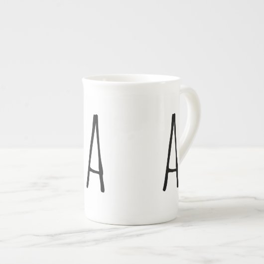 Alphabet Gifting Moderne Monogramm Knochen-China T Porzellantasse (Vorderseite Rechts)