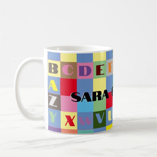 Alphabet Tasse farbiger personalisierter Name (Links)