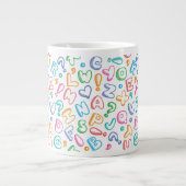 Alphabetmuster Jumbo-Tasse (Vorderseite)