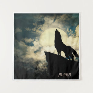 Alphawolf heult bei Vollmond in der Nacht Wandteppich
