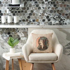 Alphonse Mucha Vintage Frau mit grüner Haube Kissen