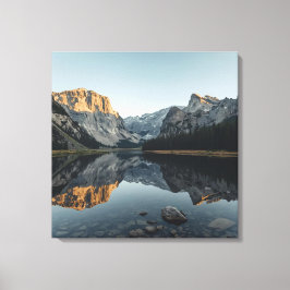 Alpine Mirror Scene - Ruhiges Landschaftsposter Leinwanddruck
