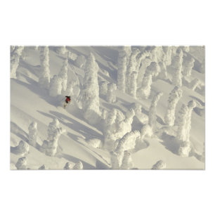 Alpiner Skifahrer in dicken Schneegestalten bei Bi Fotodruck