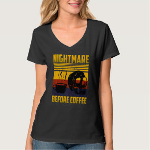 Alptraum vor dem Kaffee Skelett & Tasse Halloween  T-Shirt