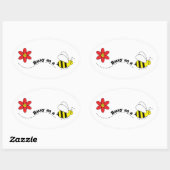 Als Bienenglücksbienen und Blume-Cartoon beschäfti Ovaler Aufkleber (Blatt)