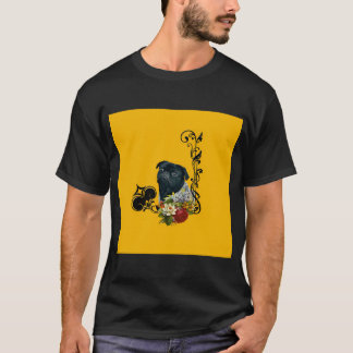 "als mit Vintage-Blumen So zeigt der altmodisch T-Shirt