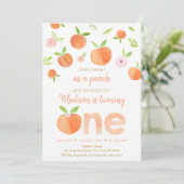 Als Pfirsich zuerst Geburtstag süß Einladung (Stehend Vorderseite)
