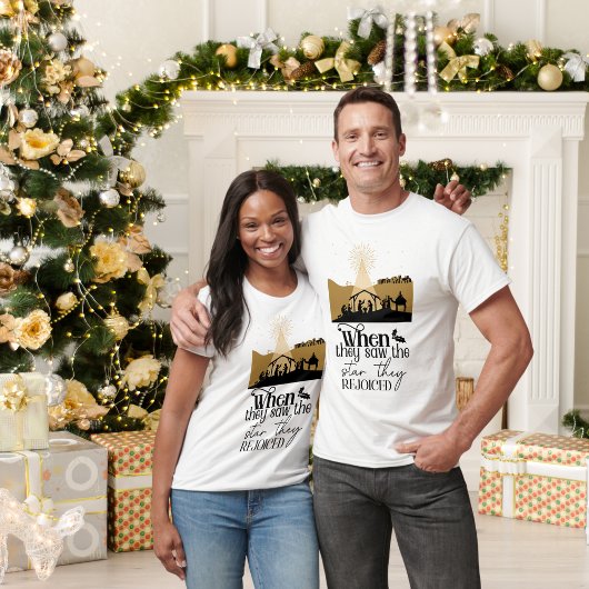 Als sie den Stern sahen, freuten sie sich über die T-Shirt