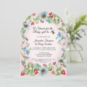 Also Berry Sweet Pink Gingham Girl to Bee Shower Einladung (Stehend Vorderseite)