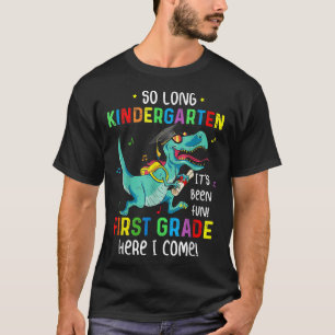 Also, der lange Kindergarten schaut auf die 1. Kla T-Shirt