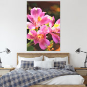 Alstroemeria Lilly Atemberaubend Floral Bold Pink Leinwanddruck (Insitu (Schlafzimmer))