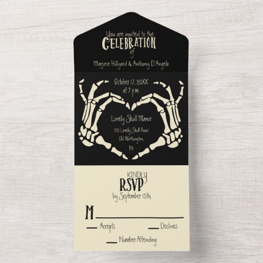 Alt. Herz geformt Skeleton Hands Herz Hochzeit All In One Einladung (Innen Boden)