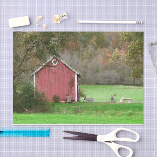 Alt modischer Roter Stall im Amphiland Seidenpapier (Handwerk)