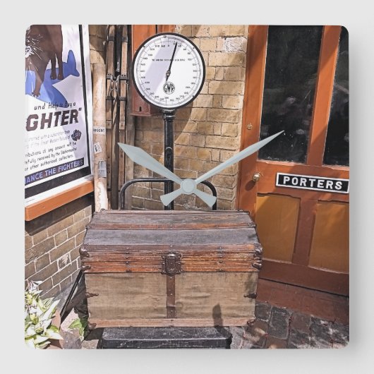 ALTBAHNHOF QUADRATISCHE WANDUHR (Vorderseite)