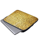 Alte ägyptische Hieroglyphen gelb Laptopschutzhülle (Vorne Knopf)