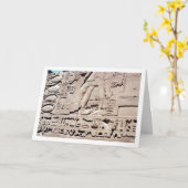 Alte ägyptische Mauer mit Hieroglyphics, Luxor Karte (Gelbe Blume)