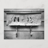 Alte akkubetriebene Postbox Schwarz/Weiß Postkarte (Vorderseite)