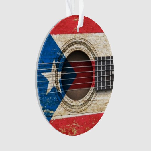 Alte Akustikgitarre mit Puerto- Ricoflagge Ornament (Vorderseite)