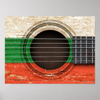 Alte akustische Gitarre mit bulgarischer Flagge Poster