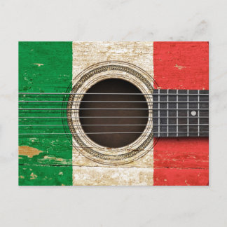 Alte akustische Gitarre mit italienischer Flagge Postkarte