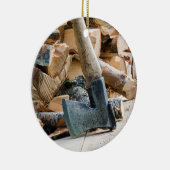 Alte Axt und Brennholz Keramik Ornament (Rechts)