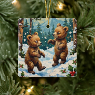 Alte Bärenjungen spielen im schneebedeckten Weihna Keramikornament