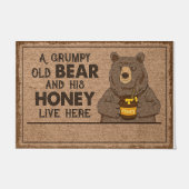 Alte Bärentürmatte, Grumpiger Bärentor Fußmatte (Vorderseite)